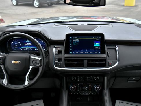 Used 2023 Chevrolet Suburban Premier image 41