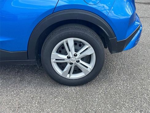 Certified 2025 Nissan Kicks Play S image 12