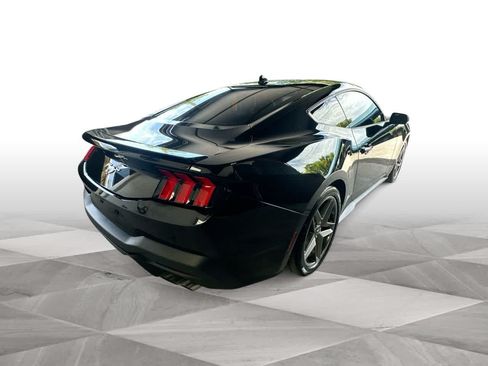 Used 2025 Ford Mustang Premium RWD image 8