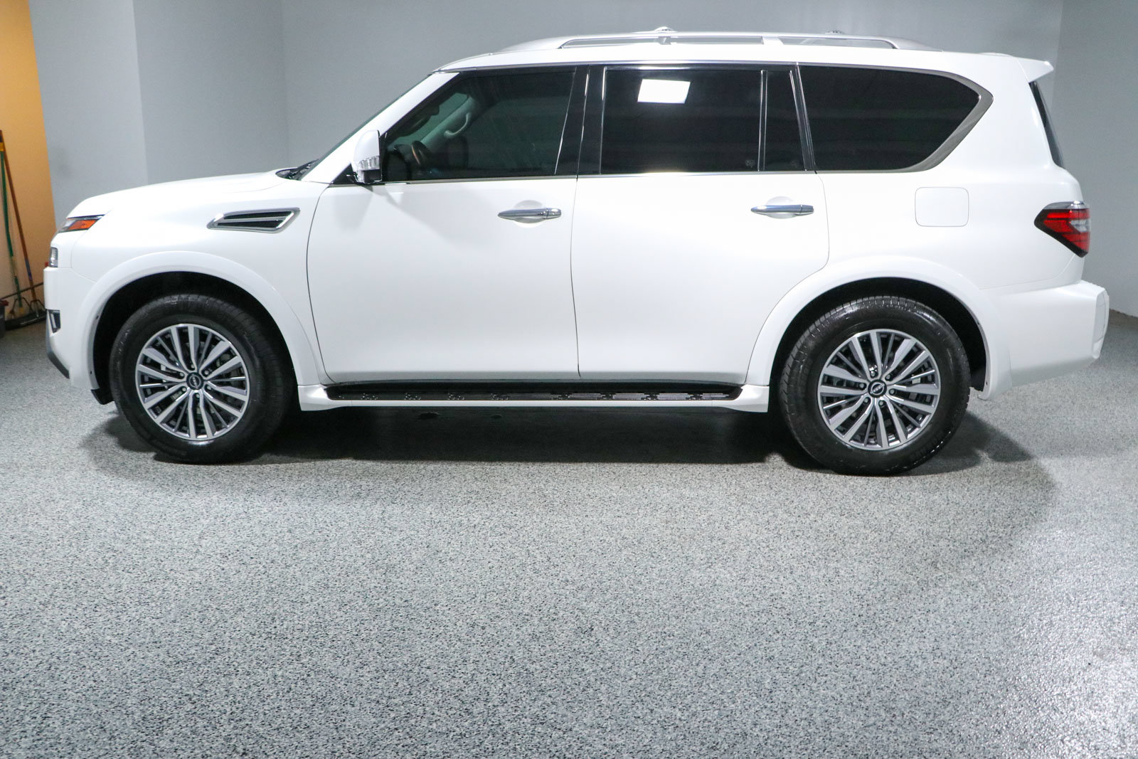 Used 2024 Nissan Armada SL w/ Cargo Package RWD image 10