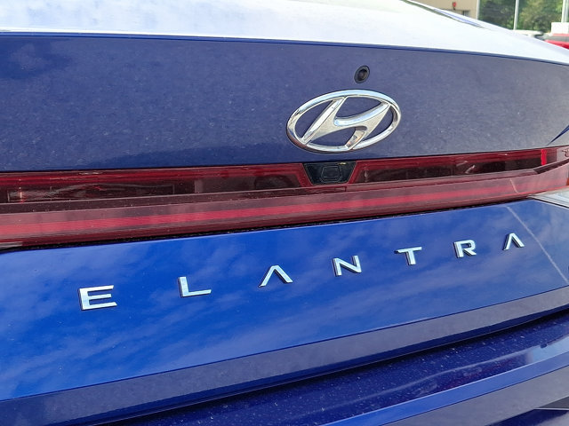 Certified 2023 Hyundai Elantra Limited FWD image 31
