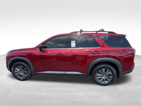 Certified 2022 Nissan Pathfinder SV FWD image 5