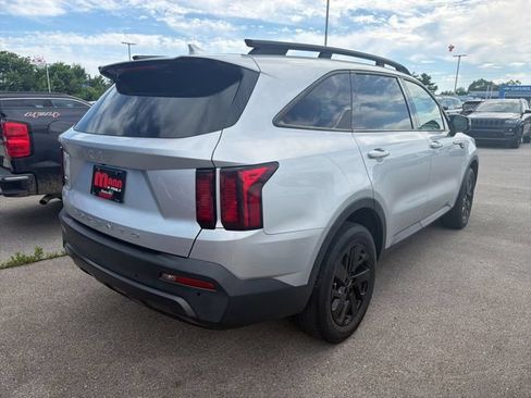 Used 2022 Kia Sorento S w/ Panoramic Sunroof Package AWD/4WD image 7