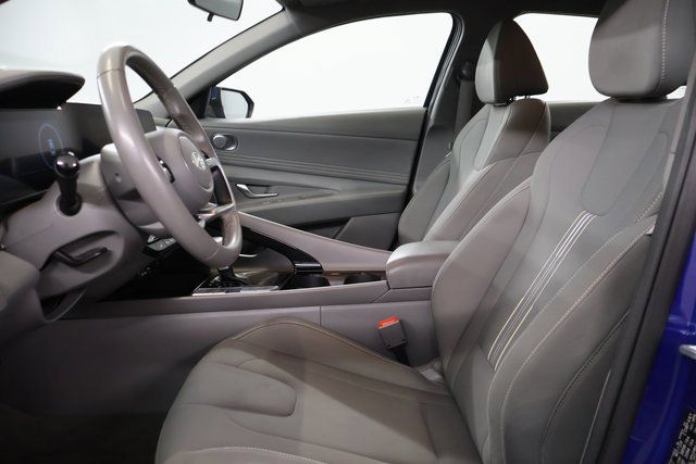 Used 2025 Hyundai Elantra SEL FWD image 12