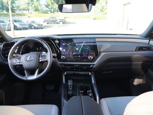Used 2025 Lexus TX 350 AWD w/ Technology Package image 16