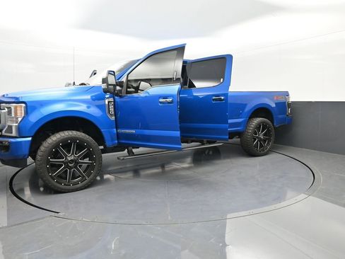 Used 2020 Ford F250 Platinum w/ FX4 Off-Road Package AWD/4WD image 37