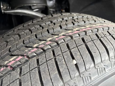 New 2026 GMC Sierra 1500 SLT image 24