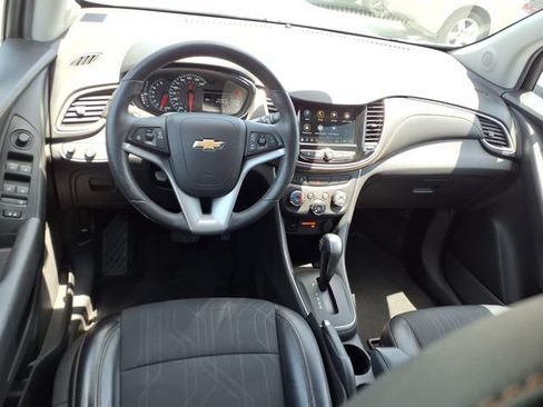 Used 2018 Chevrolet Trax LT w/ LT Convenience Package AWD/4WD image 6