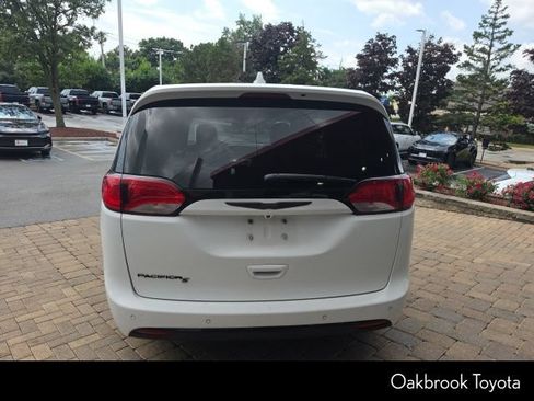 Used 2019 Chrysler Pacifica Touring Plus w/ S Appearance Package FWD image 8