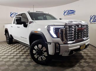Used 2025 GMC Sierra 3500 Denali w/ Technology Package AWD/4WD video 1