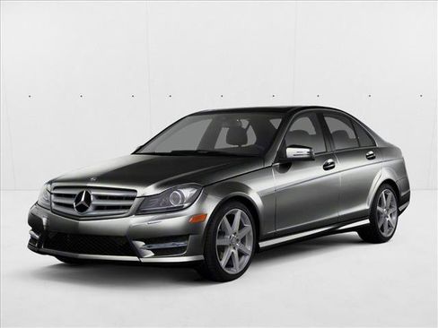 Used 2013 Mercedes-Benz C 300 4MATIC Sedan image 1
