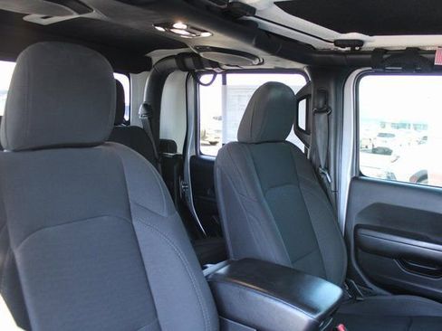 Used 2020 Jeep Gladiator Sport w/ Quick Order Package 24S image 19