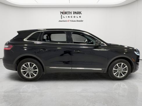 Used 2022 Lincoln Nautilus Reserve FWD image 6