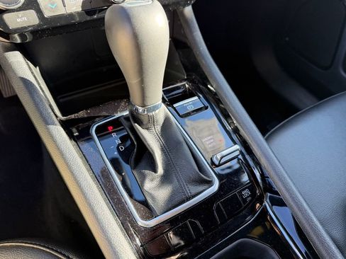 Certified 2024 Jeep Compass Limited image 27