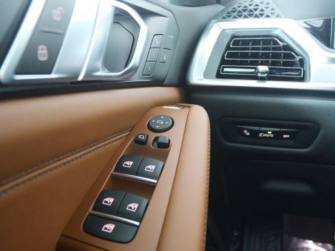 Used 2026 BMW X5 sDrive40i w/ M Sport Package image 19