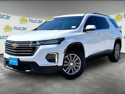 Used 2023 Chevrolet Traverse LT