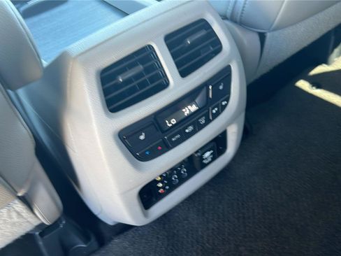 Used 2016 Honda Pilot Elite image 16