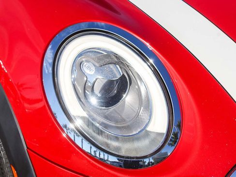 Used 2017 MINI Cooper S image 8