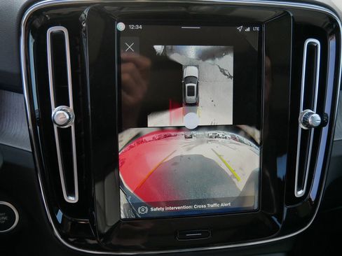 New 2026 Volvo XC40 B5 Ultra w/ Climate Package image 10