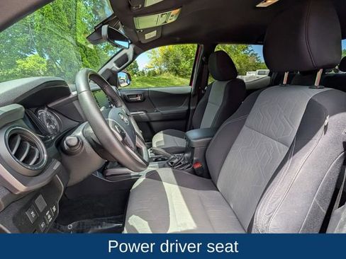 Used 2020 Toyota Tacoma TRD Sport AWD/4WD image 11