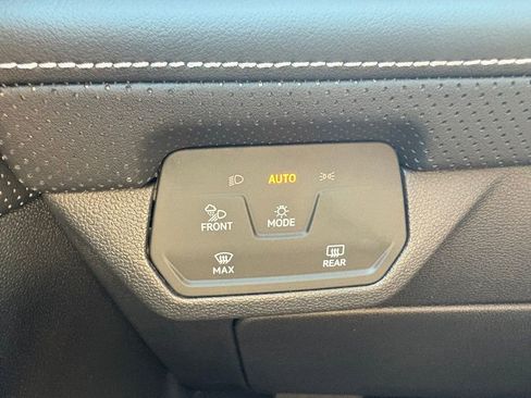 New 2026 Volkswagen Atlas Cross Sport SE image 29