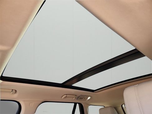 Used 2017 Land Rover Range Rover Supercharged image 25