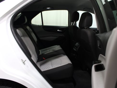Used 2021 Chevrolet Equinox LS FWD image 23