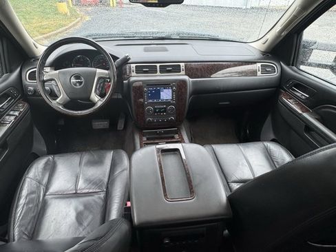 Used 2011 GMC Sierra 2500 Denali w/ Suspension Package, Off-Road image 29