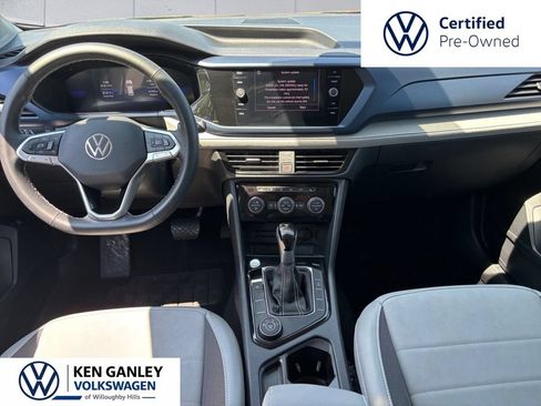 Used 2024 Volkswagen Taos SE AWD/4WD image 16