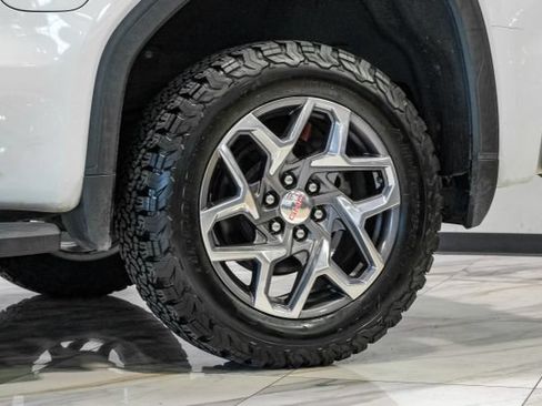 Used 2022 GMC Sierra 1500 SLT AWD/4WD image 73