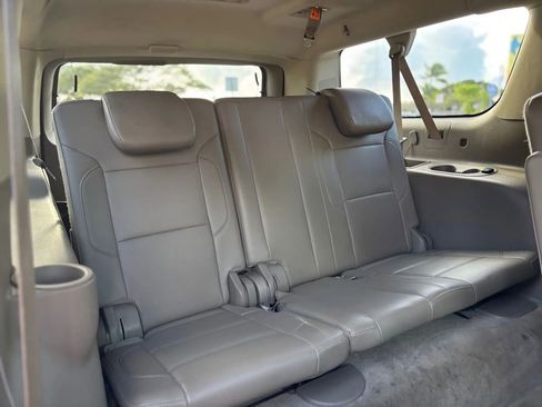 Used 2015 Chevrolet Suburban LT w/ Luxury Package image 14