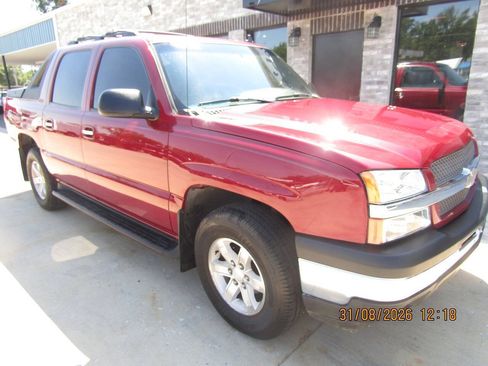 Used 2006 Chevrolet Avalanche Z71 w/ Sun And Sound Package AWD/4WD image 2