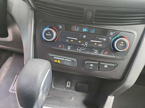 Used 2018 Ford Escape SE FWD image 21