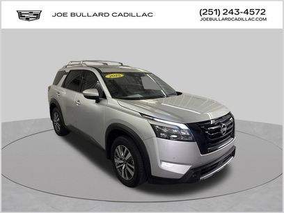 Used 2025 Nissan Pathfinder SL w/ Black Appearance Package