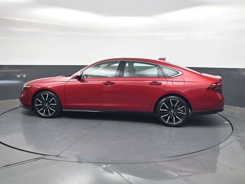 Used 2023 Honda Accord Touring image 7