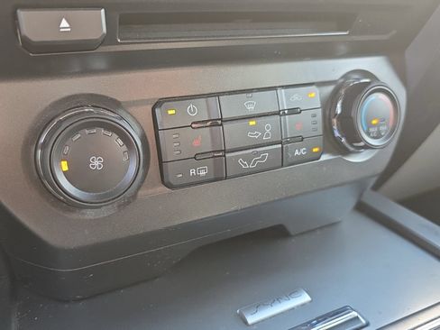 Used 2018 Ford F150 XLT w/ Equipment Group 302A Luxury AWD/4WD image 14