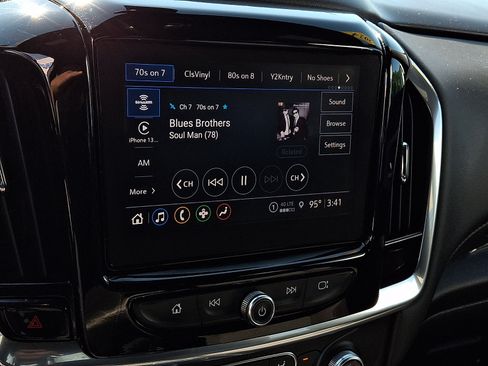 Used 2023 Chevrolet Traverse LT AWD/4WD image 19