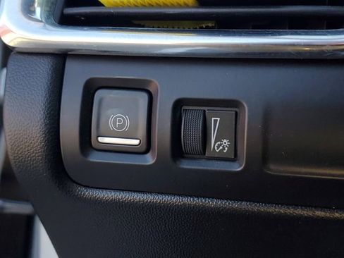 Used 2022 Cadillac XT4 Premium Luxury w/ Enhanced Visibility Package image 36