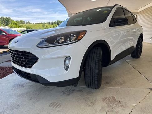 Used 2022 Ford Escape SEL w/ SEL Stealth AWD Package image 9