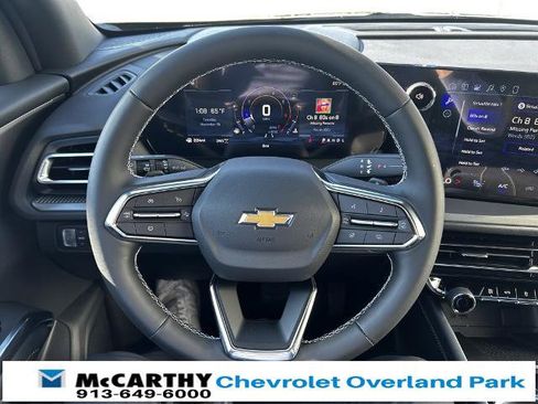 New 2026 Chevrolet Traverse LT image 9