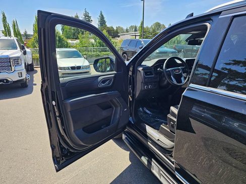 Used 2023 GMC Yukon SLT w/ SLT Premium Package AWD/4WD image 21