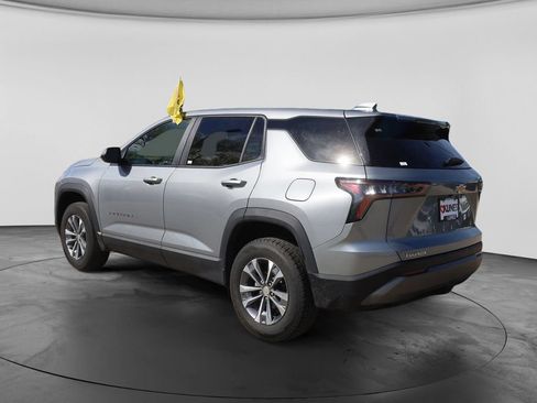 Used 2025 Chevrolet Equinox LT FWD image 6