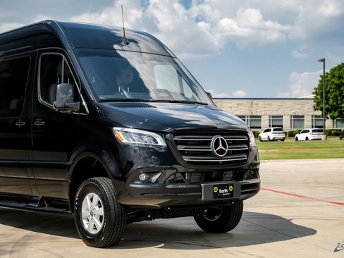 Used 2025 Mercedes-Benz Sprinter 2500 image 20