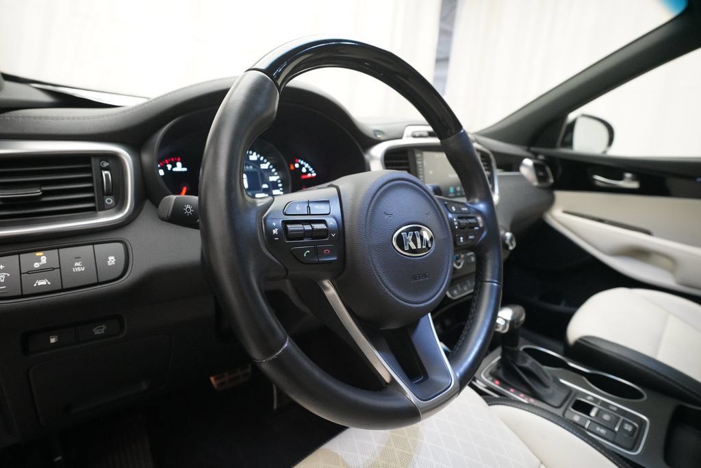 Used 2016 Kia Sorento SX w/ SXL Technology Package AWD/4WD image 8