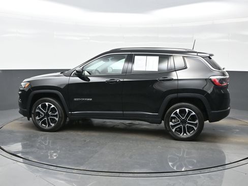 Used 2022 Jeep Compass Limited w/ Sun and Sound Group image 3