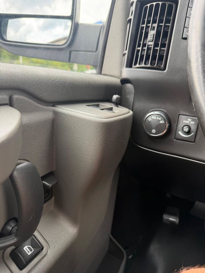 Used 2021 Chevrolet Express 2500 Extended w/ Driver Convenience Package RWD image 17
