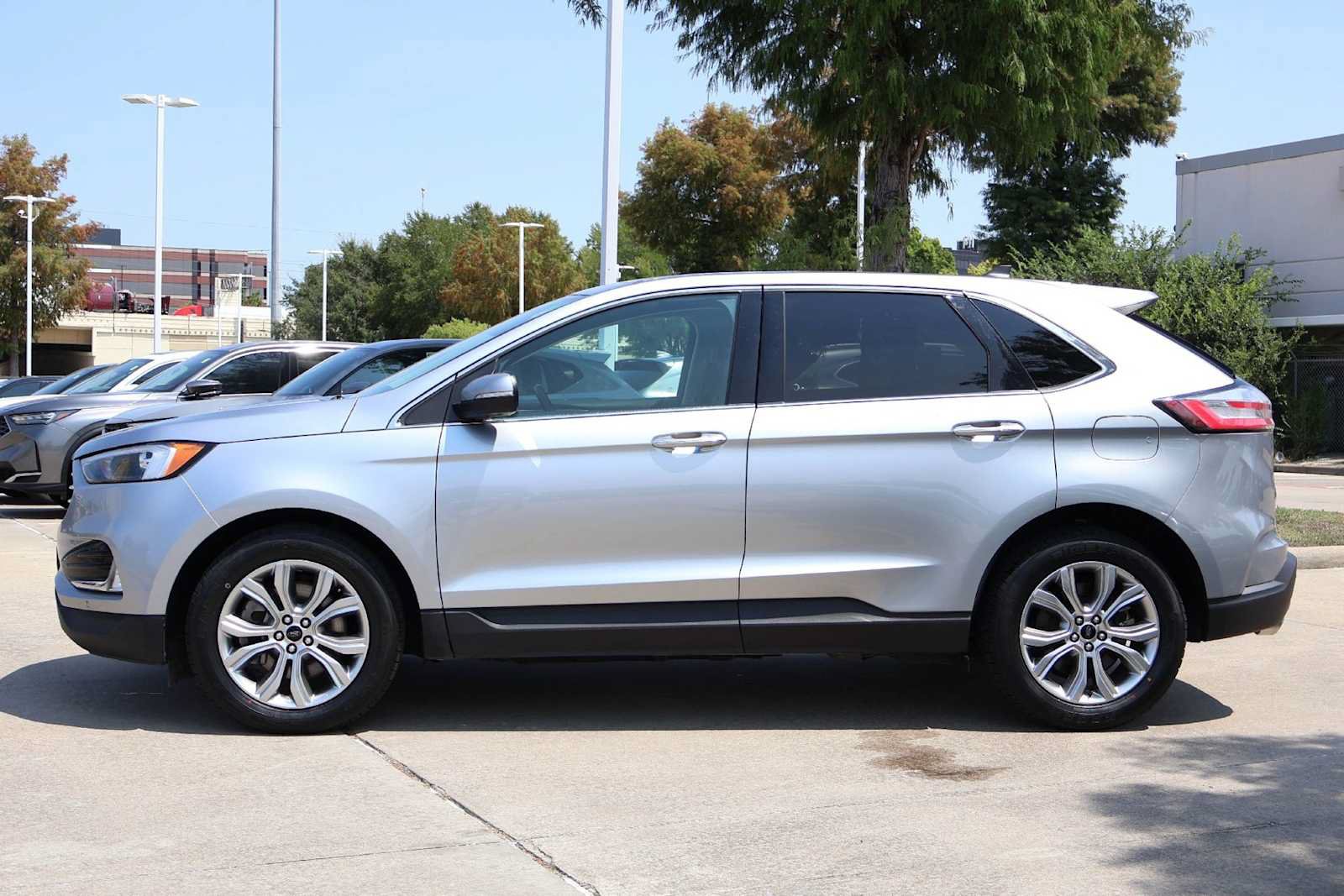 Used 2024 Ford Edge Titanium AWD/4WD image 1