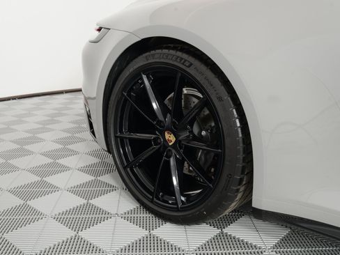 Used 2024 Porsche 911 Carrera RWD image 50