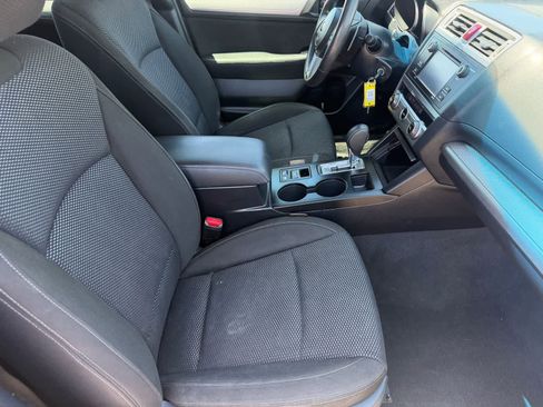 Used 2017 Subaru Outback 2.5i AWD/4WD image 8