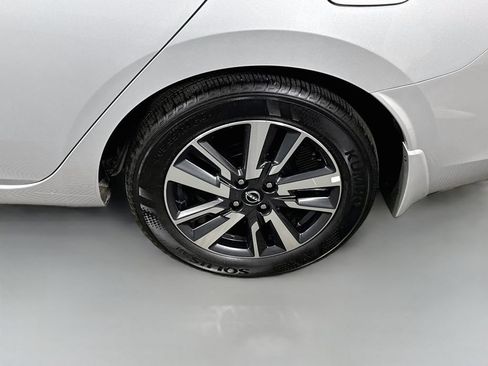 Certified 2025 Nissan Versa SV w/ Trunk Package FWD image 31